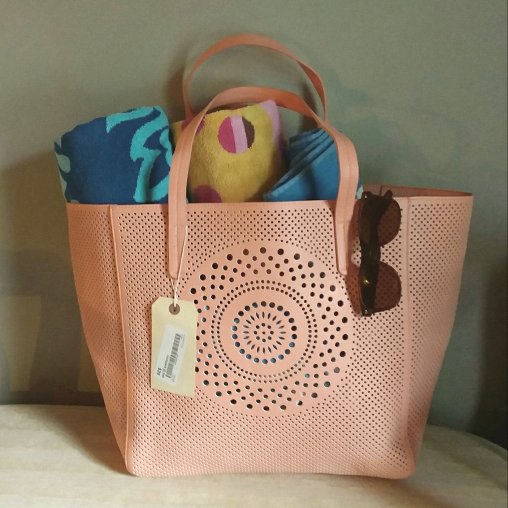 NWT Unbranded beach reusable tote color is Blush water resistant